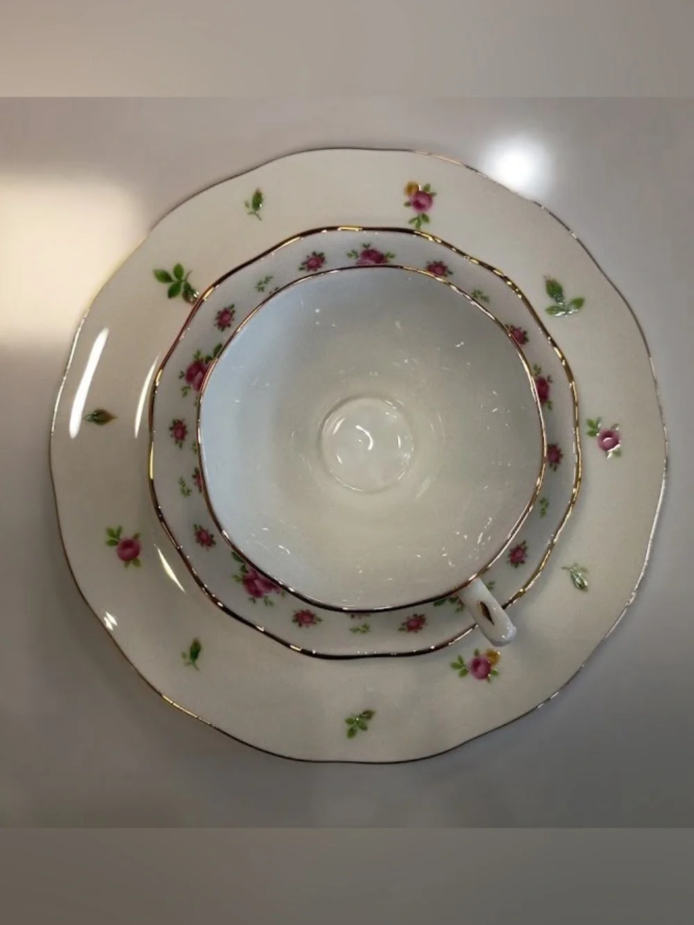Royal Albert New Country Roses White 3-Piece Set (Teacup, Saucer, Plate 8